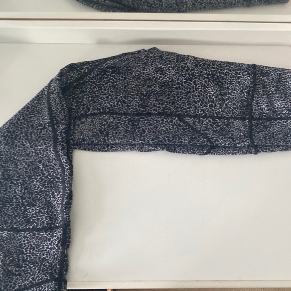 Black and white pattered lululemon full length leggings - Picture 7 of 7